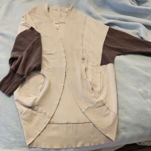 Te Verde Women's Grey Sweater